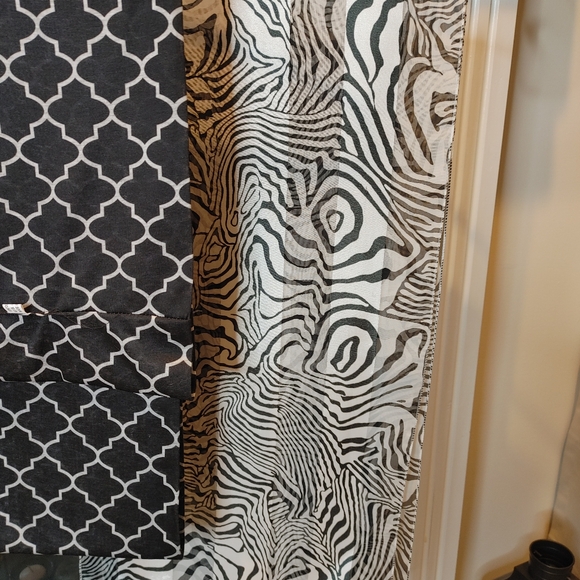 3 SCARFS, BLACK / WHITE BUNDLE - Picture 4 of 10